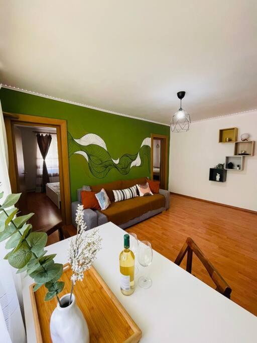 Chic Retreat Timisoara Apartment Ngoại thất bức ảnh
